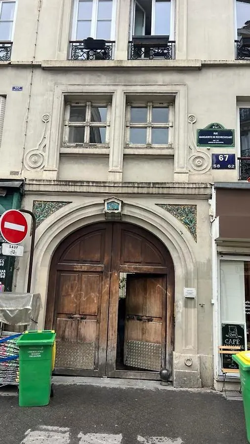 Διαμέρισμα Spacieux Au Coeur Du 9 Eme Arrondissement *